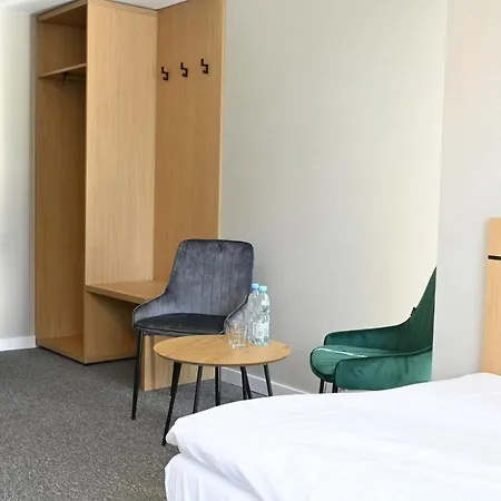 Parrot Hotel 2*