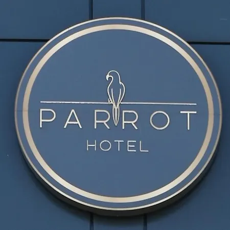 Parrot Hotel 2*