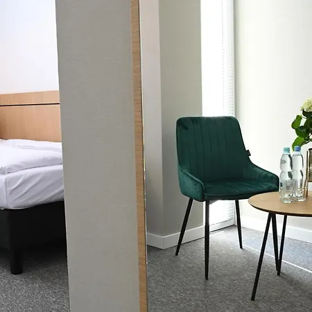 Parrot 2* راشين